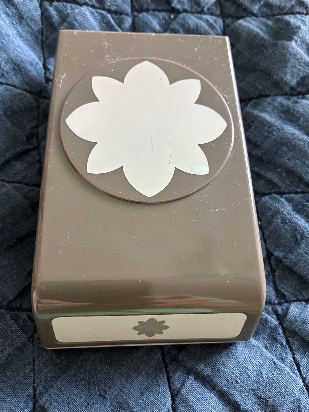 Stamping up extra large fancy flower punch retired